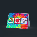 Frieden, Liebe, Chanukka Feiertagskarte<br><div class="desc">Sie werden Liebe dieser groovy Krawattenfrieden, Liebe, jüdischer Entwurf Chanukkas Menorah. Groß für Geschenke! Verfügbar auf T-Shirts, intelligenten Telefon-Hüllen, mousepads, Schlüsselanhänger, Plakaten, Karten, elektronischen Abdeckungen, Computerlaptop/Notizbuchhülsen, -kappen, -Tassen und -mehr! Besichtigen Sie unseren Standort für einen kundenspezifischen Geschenkkasten für Samsung-Galaxie S3, iphone 5, HTC, das klar ist, /4 G Räuber, zünden...</div>