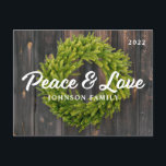 Frieden und Liebe Land Rustikales Kiefernwald Feiertagspostkarte<br><div class="desc">Abrufbar unter: http://www.zazzle.com/selectpartysupplies</div>