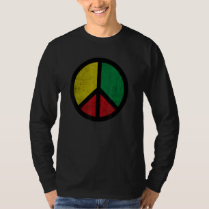Friedenszeichen im afrikanischen Dreifarben-Outfit T-Shirt