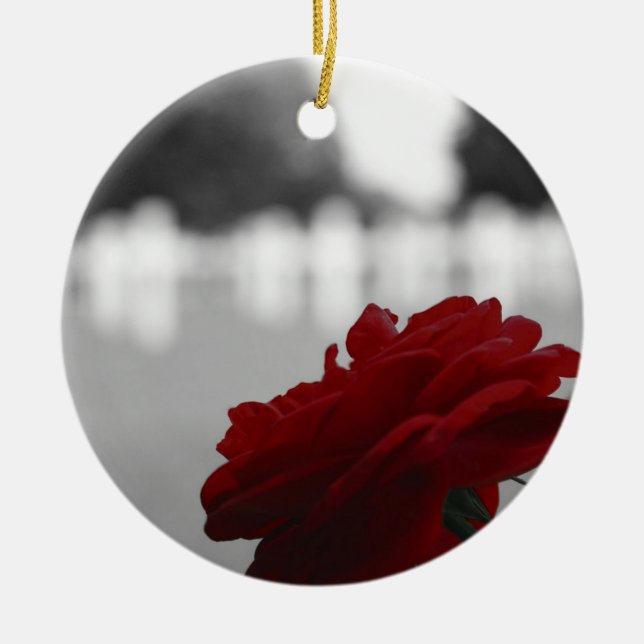 Friedhof und Rote Rose - Gedenktag Keramik Ornament (Vorne)