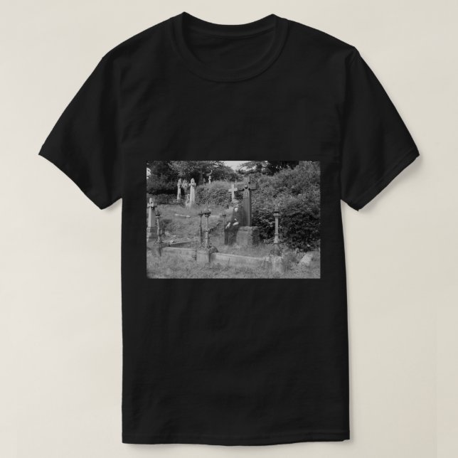 Friedhofsleben T-Shirt (Design vorne)
