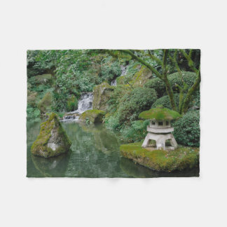 Friedliche japanische Gärten Fleecedecke