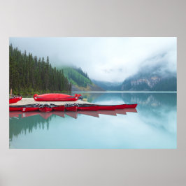 Friedliche Landschaft Lago Louise mit Roten Kanus Poster