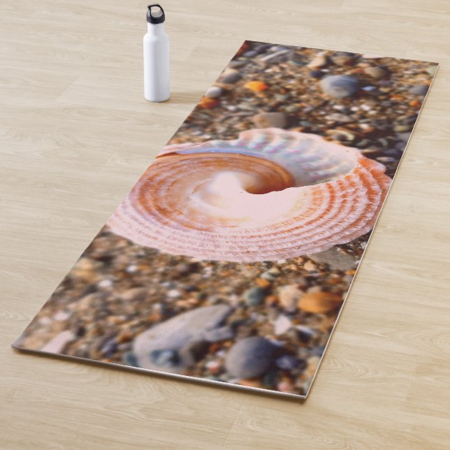 FRIEDLICHE MUSCHEL AUF PEBBLE STRANDNATURBILD YOGAMATTE (Beispiel)
