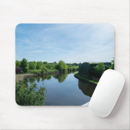 Friedliche Uferpromenade am Wakefield Waterfront Mousepad