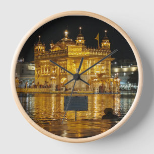 friedlicher Blick auf den goldenen Tempel Uhr