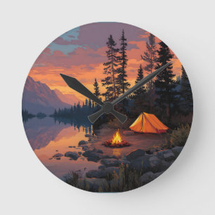Friedliches Camping am Bergsee Runde Wanduhr