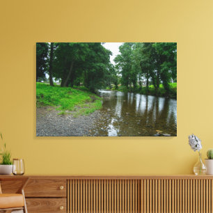 Friedliches Flussufer des Elwy in St. Asaph Leinwanddruck