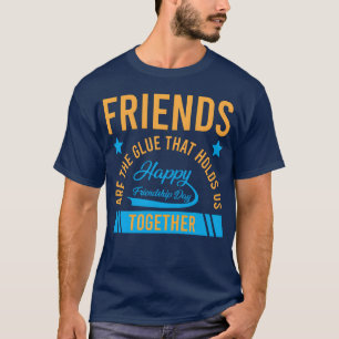 Friends Arehe Gluehat hält den "Usotogether"-Junge T-Shirt
