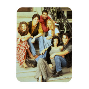 FRIENDS™ Cast sitzt auf der Treppe Magnet