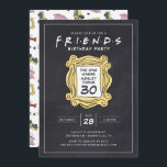 FRIENDS™ | Halbpension 30. Geburtstag Einladung<br><div class="desc">Feiern Sie Ihren 30. Geburtstag mit dieser FRIENDS™-thematischen Einladung, die mit einem Chalkboard-Design, das von der berühmten TV-Show inspiriert wurde, besticht. Personalisieren Sie es mit Ihren Party-Details, um eine unvergessliche Einladung zu schaffen, die Fans der Serie begeistern wird. Ideal, um eine Touch der Nostalgie der 90er Jahre zu Ihrem Meilenstein-Fest...</div>