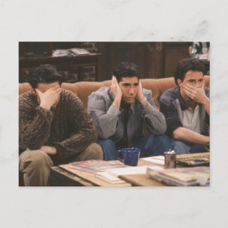FRIENDS™ | Joey, Ross und Chandler auf dem Sofa Einladungspostkarte
