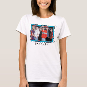 FRIENDS™   Paare in Street Clothes T-Shirt