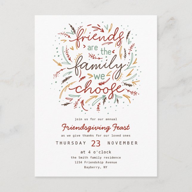 Friendsgiving Typografy Erntedank Dinner Einladungspostkarte (Vorderseite)