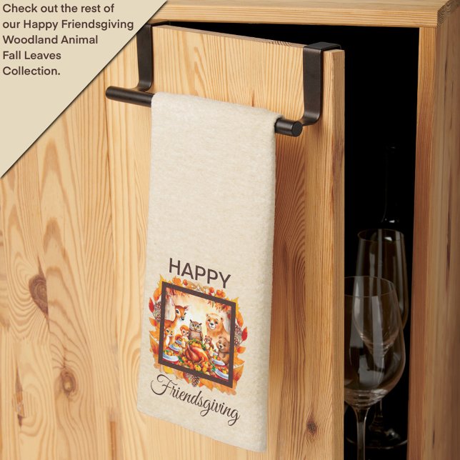 Friendsgiving Woodland Animes Herbstleaves Geschirrtuch (Von Creator hochgeladen)
