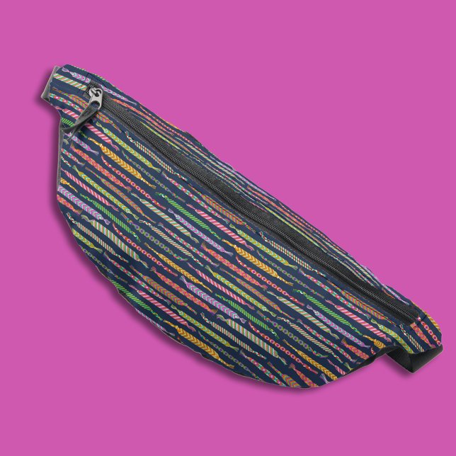 Friendship Bracelets Pattern on Navy Blue Bauchtasche (Von Creator hochgeladen)