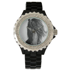 Friesischer Stallion im Wind Armbanduhr