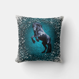 Friesisches Pferd, schwarzer Hengst, Schnee, Blau Kissen