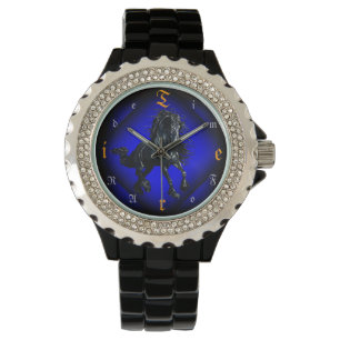 Friesisches Stallionsschwarzpferd, Zeit für eine Armbanduhr