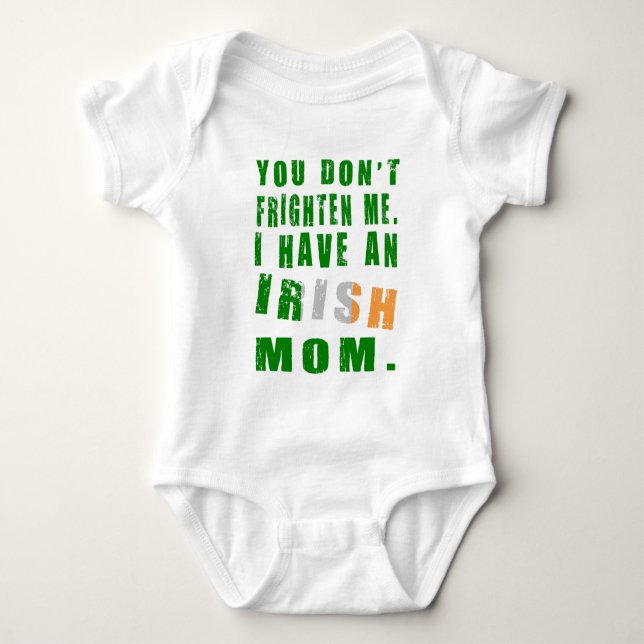 Frighten Irish Mama Baby Strampler (Vorderseite)