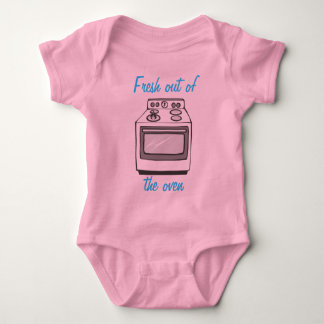 Frisch aus dem Ofen heraus Baby Strampler