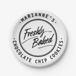 Frisch gebackene personalisierte pappteller