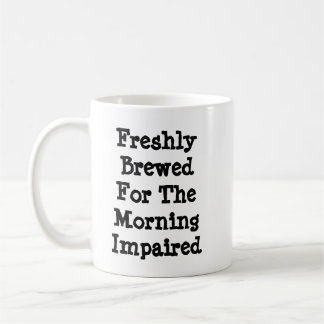 frisch gebrüht für den Morgen beeinträchtigt Kaffeetasse