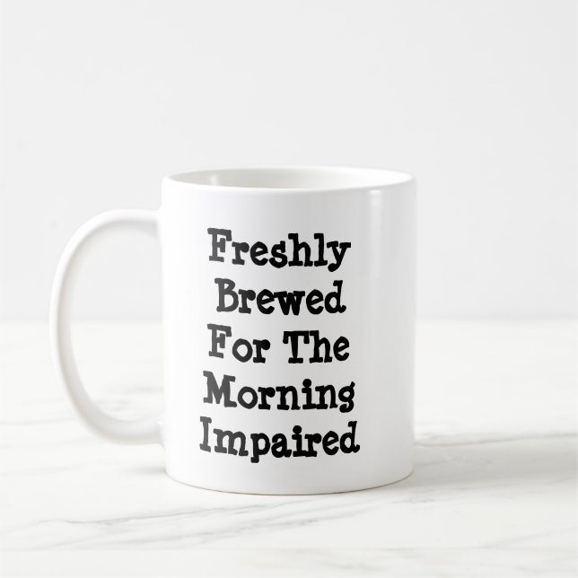 frisch gebrüht für den Morgen beeinträchtigt Kaffeetasse (Links)