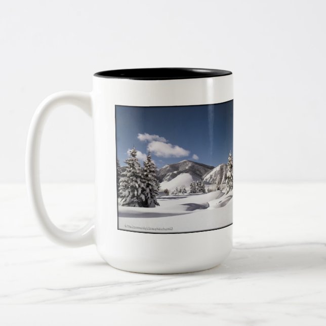Frisch gefallener Schnee Zweifarbige Tasse (Links)