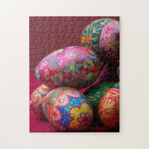 Frisch gefärbte Pysanky Ostereier mit Text-Wellnes