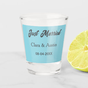 Frisch Vermählt Name des Paares Datum Jahr Hochzei Schnapsglas