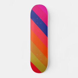 Frische farbenfrohe Retro Streifen - Skateboard