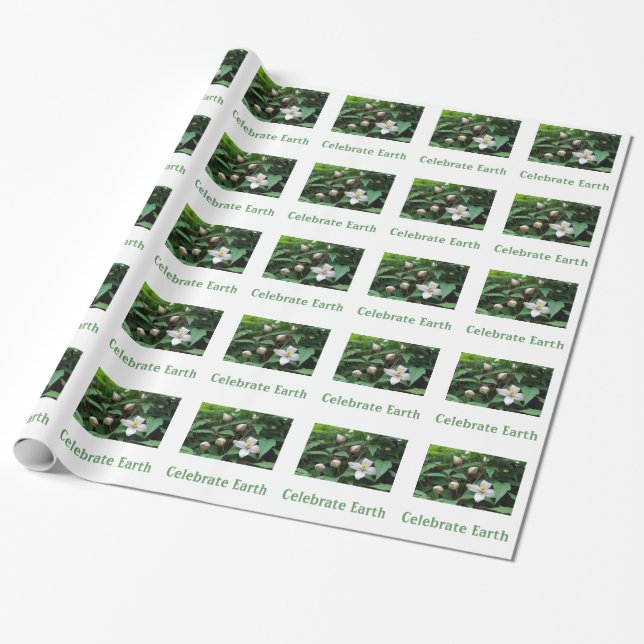 frische Frühlingsblumen und grüne Blätter. Tag der Geschenkpapier (Ungerollt)