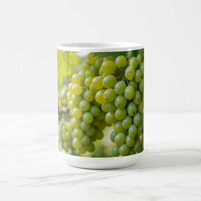 frische grüne Trauben Kaffeetasse (Mittel)