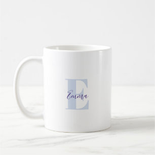 Frische, helle Tasse mit Monogram Inspiration