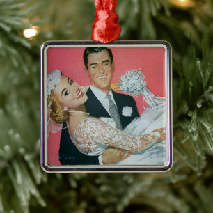 Frische Hochzeit Neuvermählte, Bräutigam trägt Bra Silbernes Ornament
