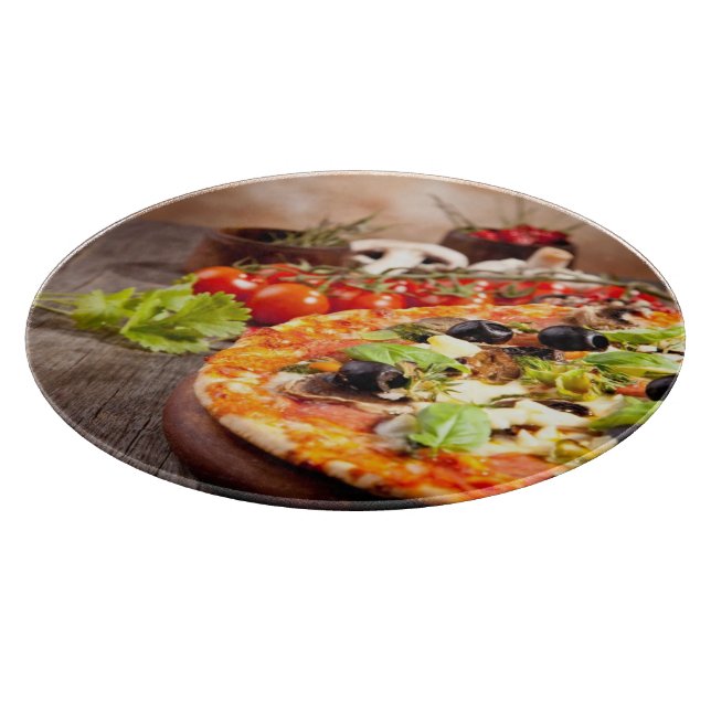 Frische italienische Pizza Schneidebrett (Ecke)