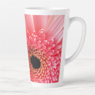 Frische Pinke Gerbera-Margerite Fotografie Milchtasse