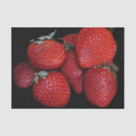 Frische rote Erdbeeren Seidenpapier
