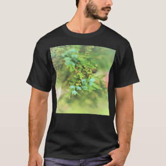 Frische Vegetation und Pflanze Pflanze Pine T-Shirt