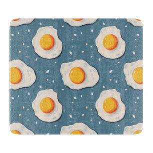 Frischeier auf blau schneidebrett