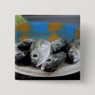 Frischer Fisch auf dem Fischmarkt (Mercado de Peix Button