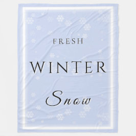 Frischer Winterschnee mit Schnee Fleecedecke
