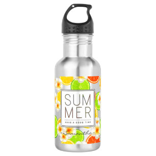Frisches Sommerobst und exotische Plumeria-Blume Trinkflasche