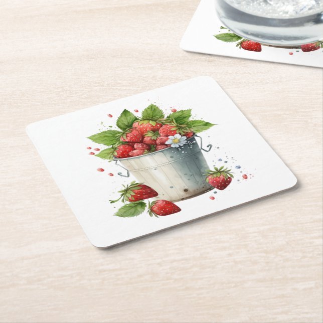 Frischgepflückte Erdbeeren in einem Eimer Rechteckiger Pappuntersetzer (angewinkelt)