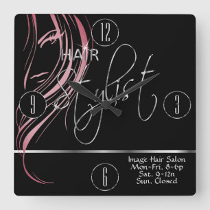Friseur in einer girly rosa Haarfarbe Quadratische Wanduhr