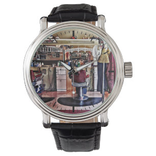Friseursalon mit Mantel-Gestell Armbanduhr