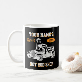 Frisierte Auto-Shop-Garage mit Lady hinzufügen Kaffeetasse