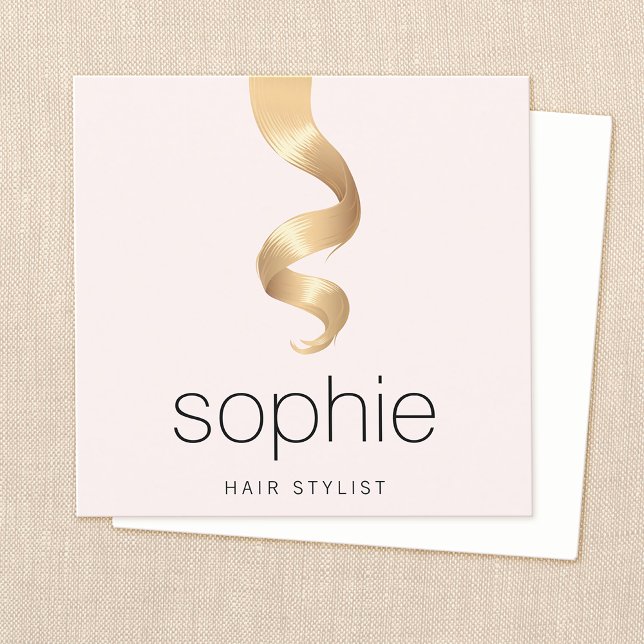 Frisör am Golden Hair Extension Salon Quadratische Visitenkarte (blonde hair curl extension on print background.)