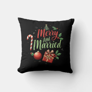 Froh verheiratet und das erste Weihnachten feiern Kissen
